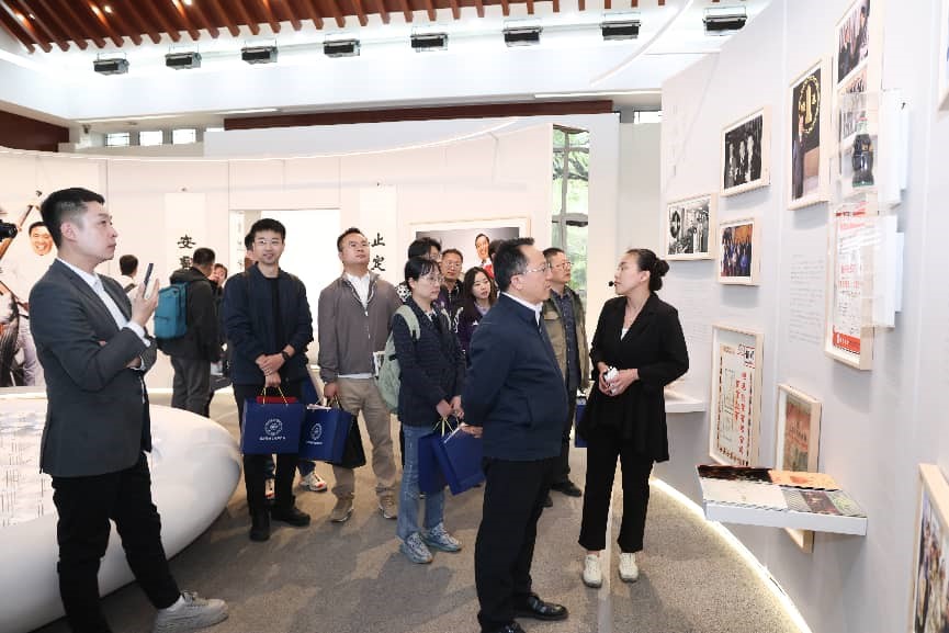 人文铸魂  和光弘略 ——创新战略专委会开展人文研学活动